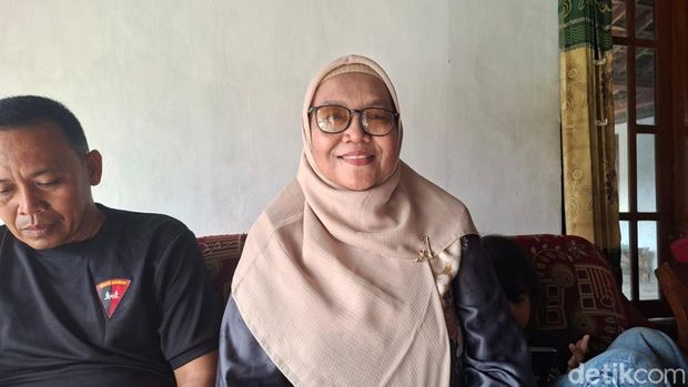 Mengenang Marsinah. Mengenang Marsinah.