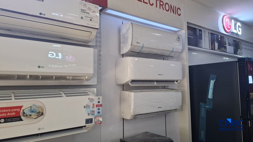 Pantauan harga beberapa elektronik di kawasan Glodok, Jakarta Barat, Kamis (30/4/2026). (CNBC Indonesia/Chandra Dwi Pranata)