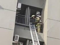 Ada Korban Terjebak dalam Kebakaran Apartemen di Jakbar, Damkar Evakuasi