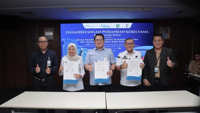 Penandatanganan Perjanjian Kerja Sama (PKS) dalam rangka Pengelolaan Keuangan, Pelayanan Jasa Perbankan, dan Pemberian Fasilitas Kredit/Pembiayaan KSG Sertifikasi.