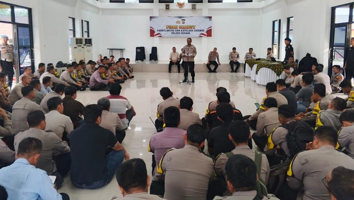 Polres Serang menyiapkan 180 personel untuk mengawal keberangkatan buruh ke perayaan Hari Buruh atau May Day di Monas, Jakarta (dok Istimewa)