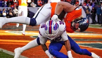 Para Akrobat, Karya Alexander Calder, 1944 Foto: Boredpanda
