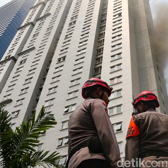 Potret Apartemen di Tanjung Duren Jakbar Kebakaran