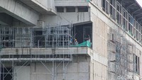 Pembangunan LRT Jakarta Fase 1B rute Velodrome–Manggarai terus menunjukkan kemajuan signifikan. Hingga April 2026, PT Waskita Karya (Persero) Tbk mencatat progres konstruksi telah mencapai 91,82 persen, menandakan proyek ini semakin mendekati tahap penyelesaian.