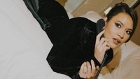 Raisa mengaku sangat suka beberes rumah lo. Kalau gue gak ada kerjaan itu gue yes bisa beres-beres, tuturnya. (Foto: dok Instagram raisa6690)
