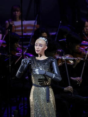 Robot Humanoid Sophia Siap Manggung dengan Orkestra