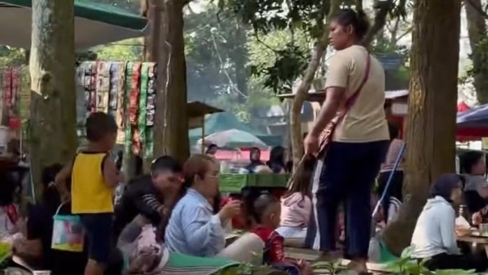 Seorang ibu diduga paksa anak ngemis di Malang