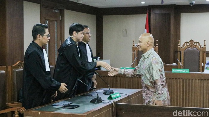 Komisaris Utama PT Inti Alasindo Energy (IAE), Arso Sadewo, menjalani sidang putusan sela di Pengadilan Tindak Pidana Korupsi (Tipikor) Jakarta, Kamis (30/4/2026).