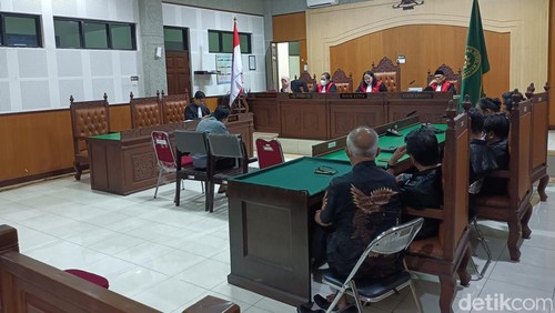 Terdakwa Jalaludin menjalani sidang putusan di Pengadilan Tipikor Mataram, Kamis (30/4/2026).