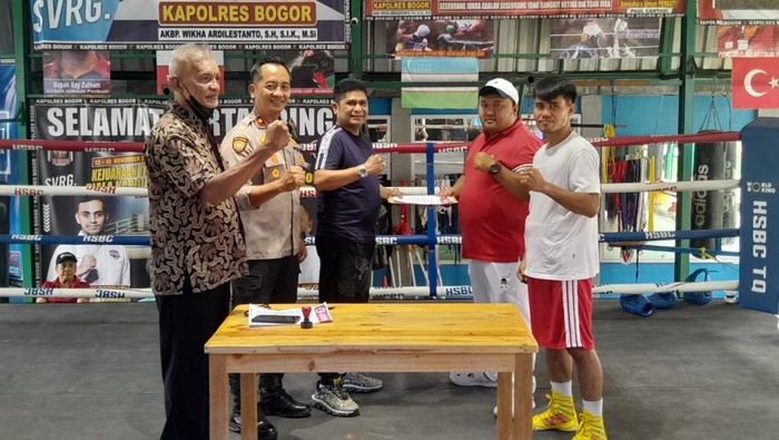 Petinju peraih medali perunggu Asian Games Jakarta 2018, Sunan Agung Amoragam siap tampil pada Kejuaraan Tinju Amatir dan Profesional (Ampro) bertajuk Pattimura International Big Fight 2026 yang akan berlangsung di Studio TVRI Senayan, Jakarta, 29 Me