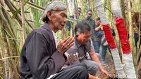 Jerami dibakar, doa dipanjatkan, dan harapan ditanam — agar musim tebang dan giling kali ini berjalan selamat, lancar, dan penuh berkah.