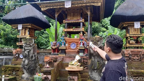 Uang sesari Pura Gede Penataran, Banjar Kebon, Desa Pandak Gede, Kecamatan Kediri, Tabanan, dicuri, Rabu (29/4/2026).