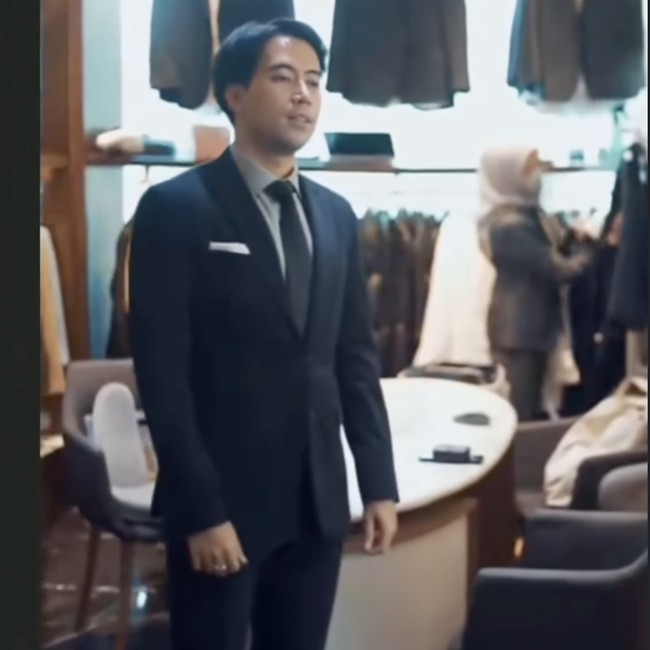 Janji Ustaz Pakai Jas Vidi Aldiano untuk 100 Hari Tahajud