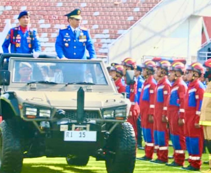 Wamendagri Akhmad Wiyagus mengapresiasi pemadam kebakaran (damkar), satuan polisi pamong praja (Satpol PP), serta satuan perlindungan masyarakat (satlinmas). (dok Kemendagri)