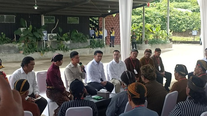Wapres Gibran bertemu dengan para kades di Trenggalek