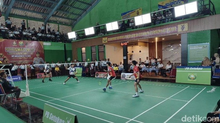 Ajang bulutangkis pelajar di Sukabumi