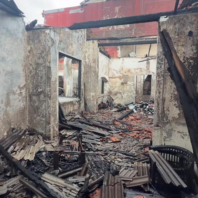 Potret Rumah Anisa Rahma yang Terbakar, kecuali Kamar Berisi 3.500 Al-Quran
