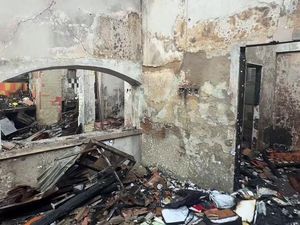 Video: Rumah Anisa Rahma-Anandito Dwis Kebakaran, Diduga Dipicu Lilin