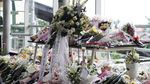 Bunga dan Doa Penuhi Stasiun Bekasi Timur Usai Tragedi Kereta