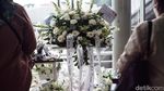 Bunga dan Doa Penuhi Stasiun Bekasi Timur Usai Tragedi Kereta