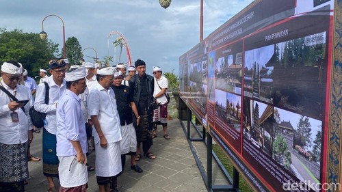 Gubernur Bali Wayan Koster saat menghadiri peletakan batu pertama penataan area parahyangan kawasan suci Pura Agung Besakih, Jumat (1/5/2026). (Foto: I Wayan Selamat Juniasa/detikBali)