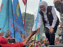 Gubernur Khofifah Temui Buruh Aksi May Day, Sepakati Perda Pesangon
