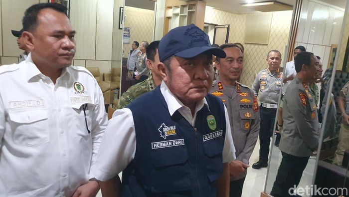 Gubernur Sumsel Herman Deru bersama Forkopimda usai sarasehan dengan perwakilan buruh.