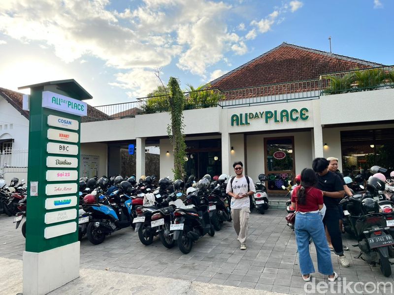 Kafe All Day Place di Kotabaru Kafe All Day Place di Kotabaru