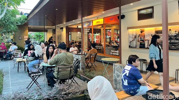 Kafe All Day Place di Kotabaru