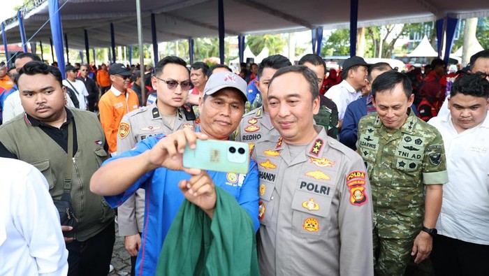 Kapolda Sumsel Irjen Sandi kawal aksi buruh di Palembang