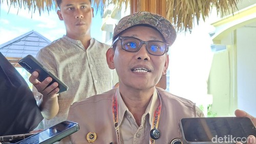 Kepala Kantor Wilayah Kementerian Haji dan Umroh Provinsi NTB Lalu Muhammad Amin, Jumat (1/5/2026). (Foto: Ahmad Viqi/detikBali).