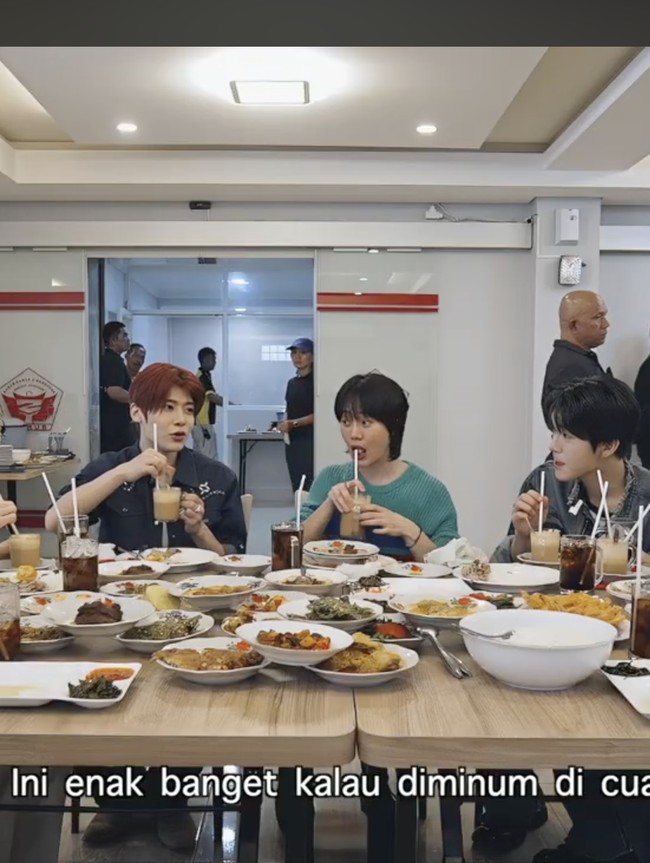 Keseruan Ria SW Ajak Member NCT Wish Kulineran Ala Warlok Jakarta!
