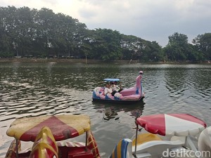Liburan Murah di Jakarta! Main Perahu Bebek di Setu Babakan Mulai Rp10 Ribu