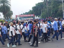 Video Massa Buruh Padati Monas dalam Perayaan May Day