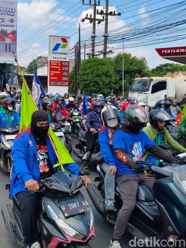 Massa Buruh Sidoarjo Bergerak ke Surabaya Aksi May Day 2026