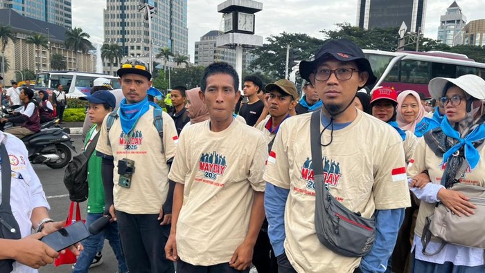 Massa buruh meramaikan May Day 2026 di Monas.
