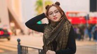 Meisita Lomania mengatakan mantannya dulu ternyata cuma memanfaatkan dirinya. Ternyata dia seorang NPD yang memanfaatkan. Jadi selain kehilangan cinta, aku kehilangan finansial yang sudah aku bangun dari remaja ke minus, tuturnya. (Foto: dok Instagram meisitalomania)