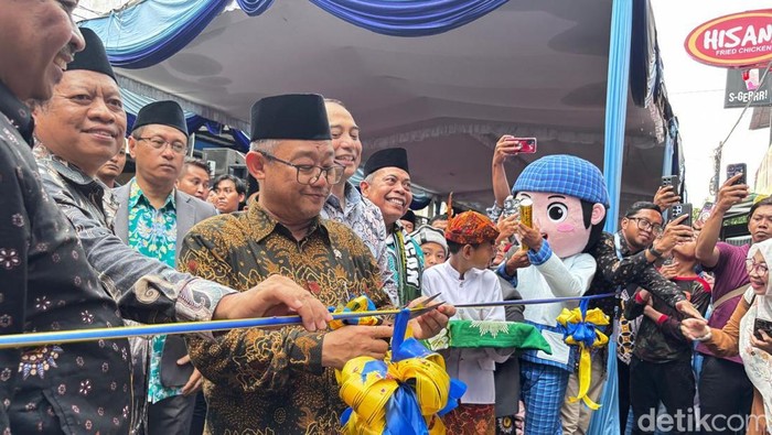 Menteri Pendidikan Dasar dan Menengah RI, Abdul Mu’ti meresmikan Gedung MBC