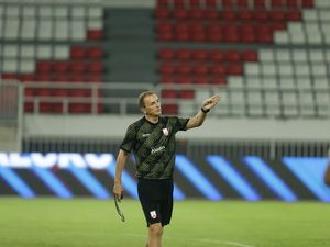 Turun Kasta, Persis Solo Lepas Pelatih Milomir Seslija