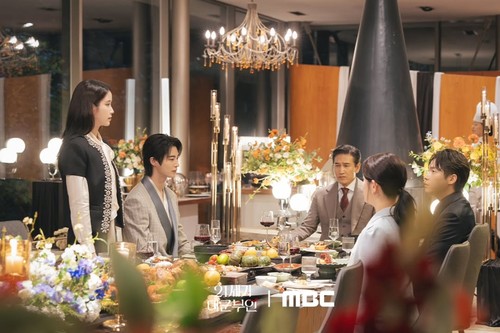 Adegan dalam drama Korea Perfect Crown.