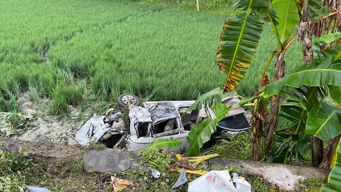 Potret Avanza terlibat laka kereta api Argo Bromo Anggrek di Grobogan, Jumat (1/5/2026).