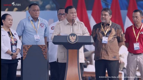 Presiden Prabowo Subianto menghadiri Hari Buruh Internasional atau May Day di Monas, Jakarta Pusat