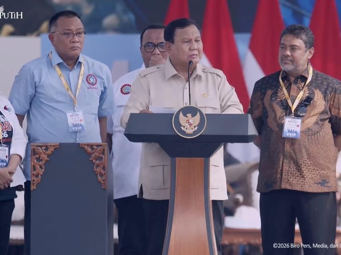 Presiden Prabowo Subianto menghadiri Hari Buruh Internasional atau May Day di Monas, Jakarta Pusat