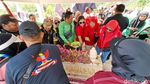 Ratusan Buruh di Nganjuk Ziarah ke Makam Marsinah