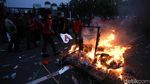 Saat Musik Warnai Aksi May Day di Depan DPR
