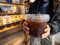 Muncul Tren Kopi Ember di Korsel, Minum Americano Bisa Sampai 1,5 Liter