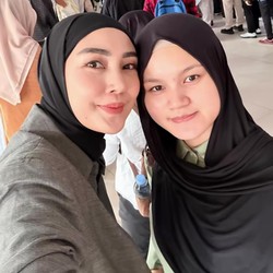 Anak Arie Untung dan Fenita Lulus Masuk UI, Langsung Menangis Haru