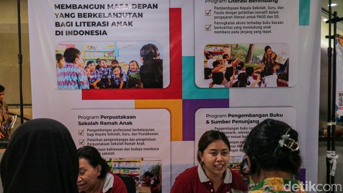 Pameran pendidikan digelar dalam rangka Hari Pendidikan Nasional (Hardiknas) di Taman Ismail Marzuki, Sabtu (2/5/2026). Kegiatan ini menjadi bagian dari rangkaian “Belajar Raya Jakarta” yang menghadirkan berbagai program edukatif untuk masyarakat.