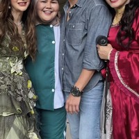 Banyak netizen yang berhasil dibuat ikut salfok melihat kecantikan Diana. Sebelumnya Diana dan para bintang Jinny Oh Jinny itu diketahui sudah sempat bertemu. Banyak netizen yang ikut tak sabar menantikan project para bintang Jinny Oh Jinny. Foto: Instagram/@indrabruggman