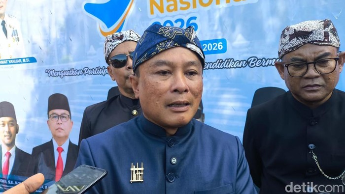 Bupati Kuningan, Dian Rachmat Yanuar